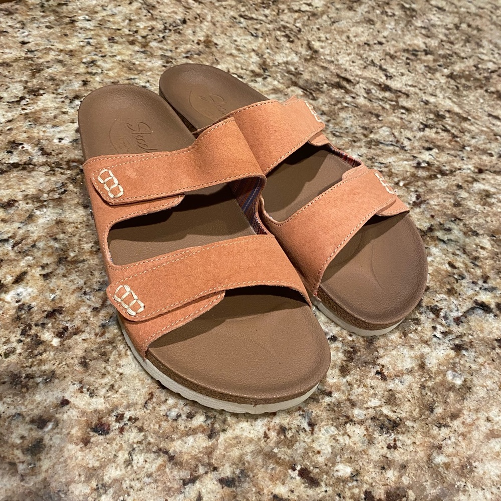 Woman’s Sketchers Sandals-Coral